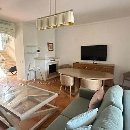 Moradia Geminada Com 2 Quartos Quinta Do Кинта-до-Лаго